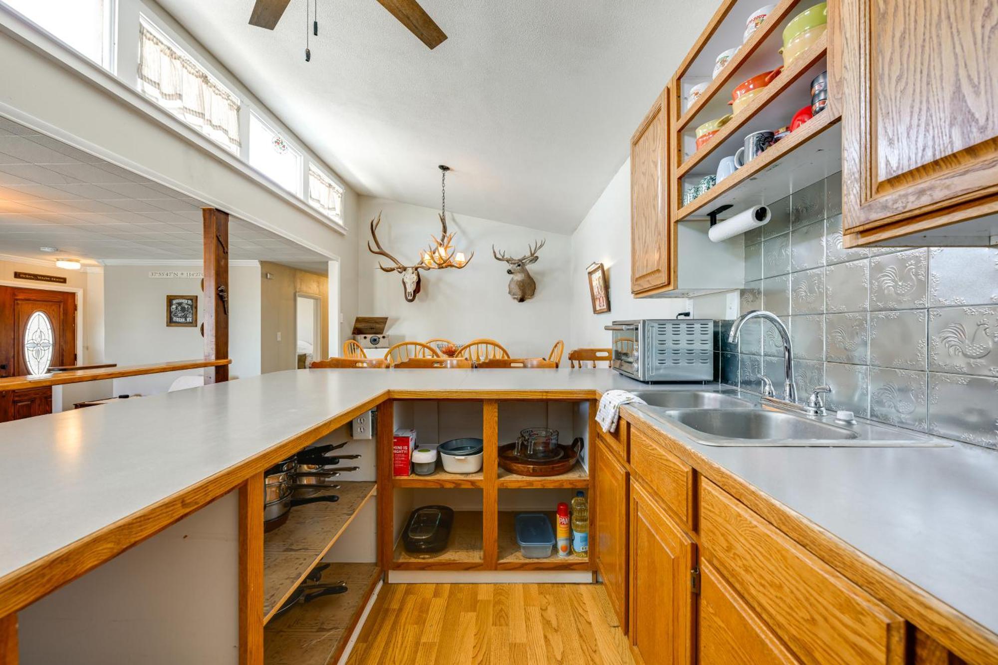 8 Mi To Hiking Home With Patio In Dtwn Pioche Exterior foto